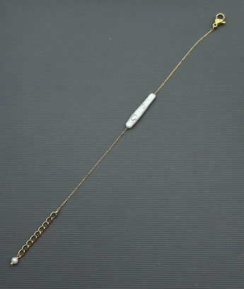 18k Gold plating over Stainless Steel Dainty Freshwater Pearl Bracelet- Bar