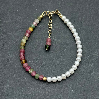 Handcrafted 14K Gold Filled - Dainty freshwater pearls bracelet - Freshwater pearls & Tourmaline