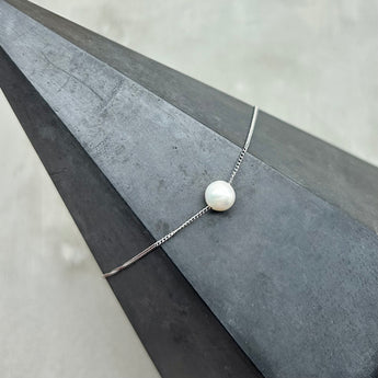 Stainless steel Minimalist dainty necklace - Freshwater Pearl necklace